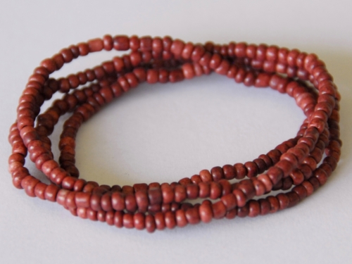 Letali seed beads op elastiek 5x60cm roest bruin