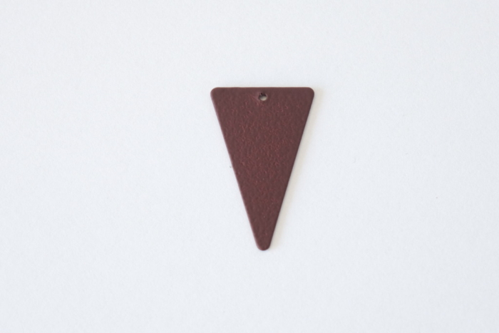 Letali bedel_frosted driehoek 26x11mm