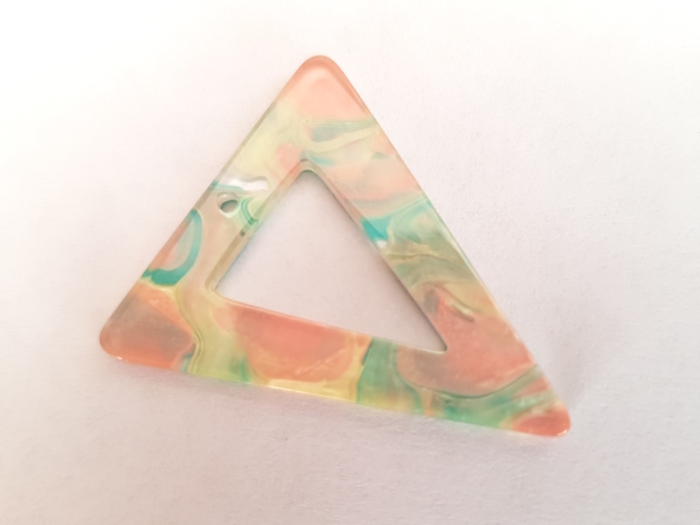Letali Pendentif: triangle coloré pastel -  34*30*2mm