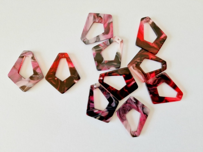 Letali pendantif polygone coloré rose rouge